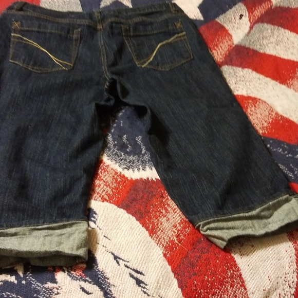 Jeans - Picture 2 of 3